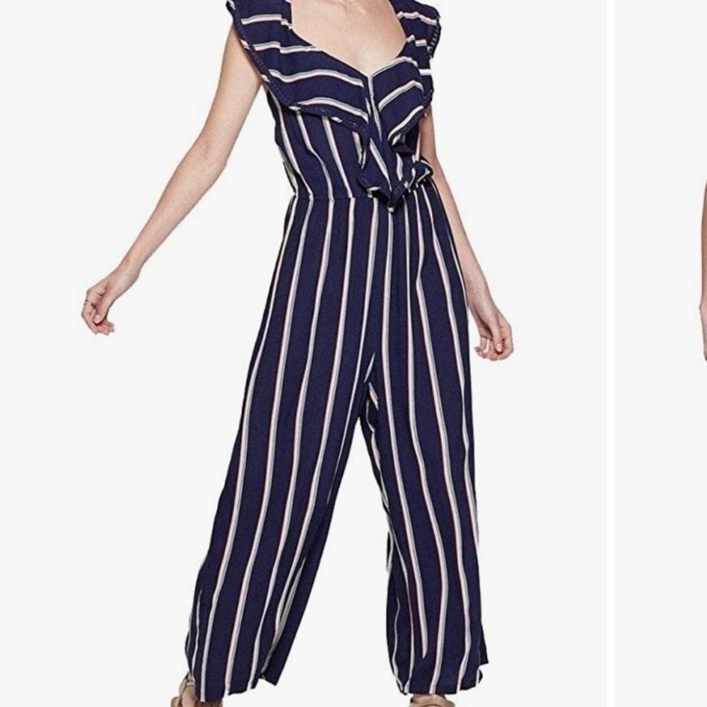 V-Neck jumpsuit with vintage necklace Size XS - Picture 2 of 11